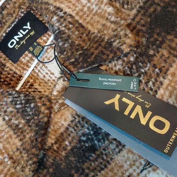 Only shacket - Picture 7 of 8